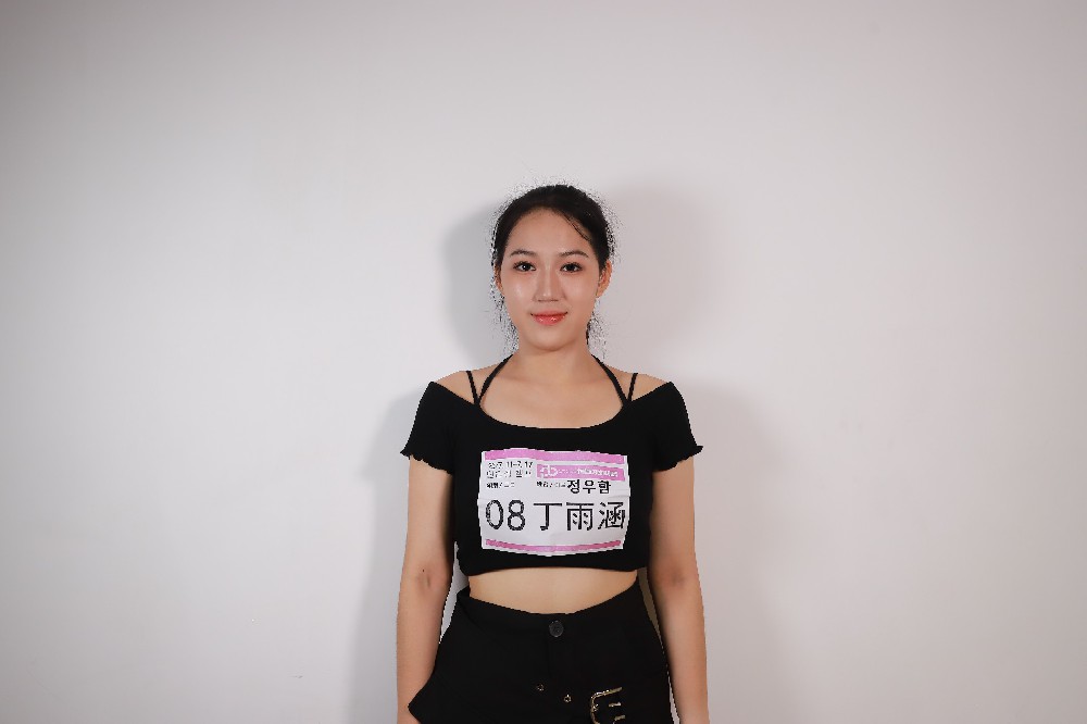 丁雨涵dingyuhan/165cm 50kg 2006