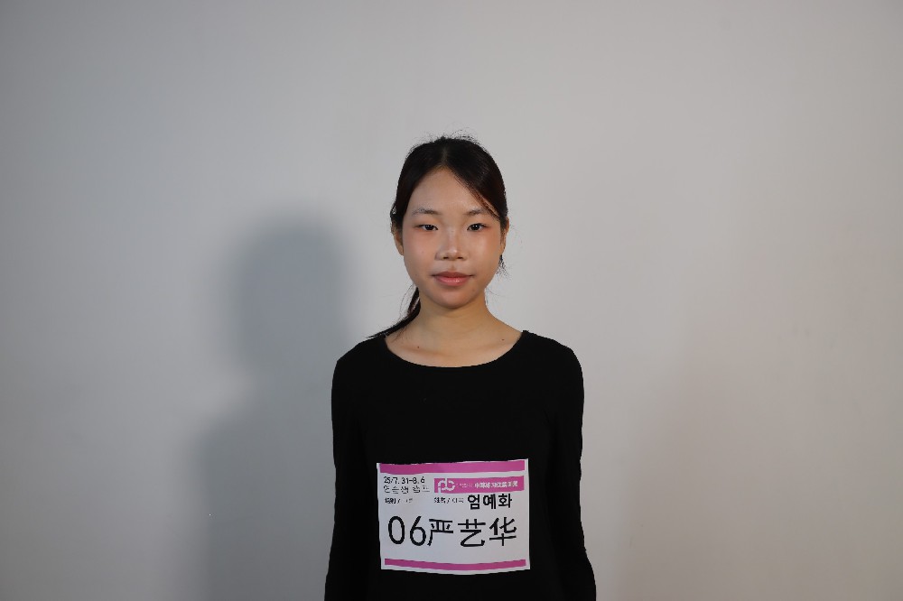 严艺华yanyihua/160cm 42kg 2010